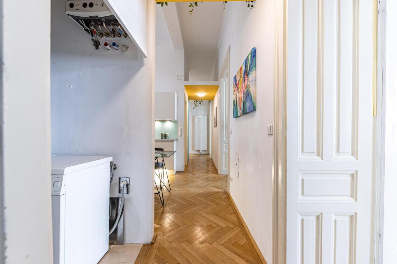 The Hub By Jr * Wien